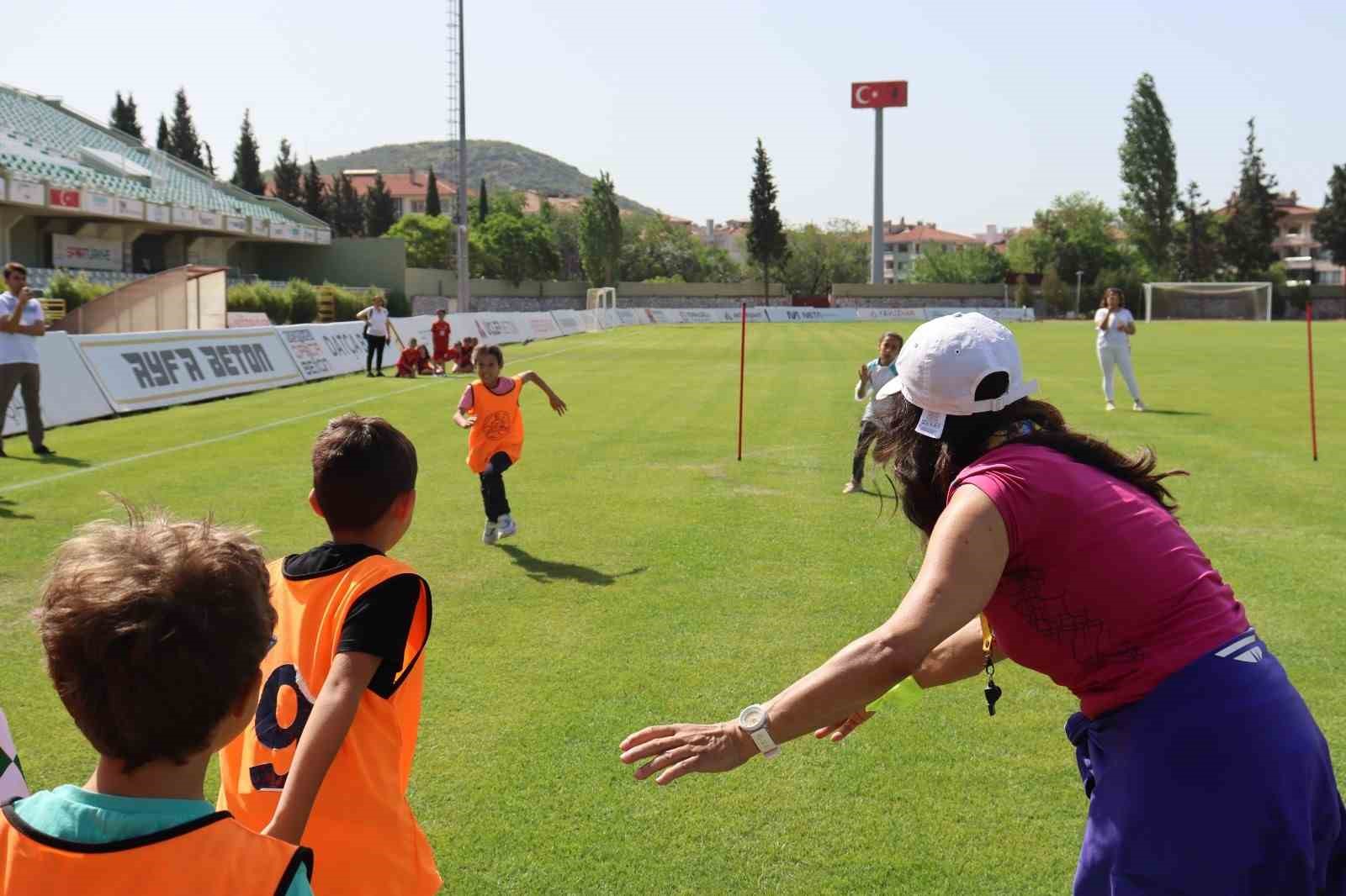 Muğla’da çocuk oyunları şenliği düzenlendi
