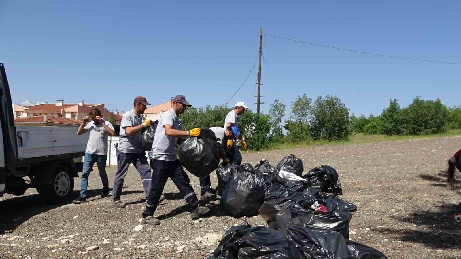 Tavşanlı’da çevre haftası etkinliğinde çevre temizlikleri yapıldı
