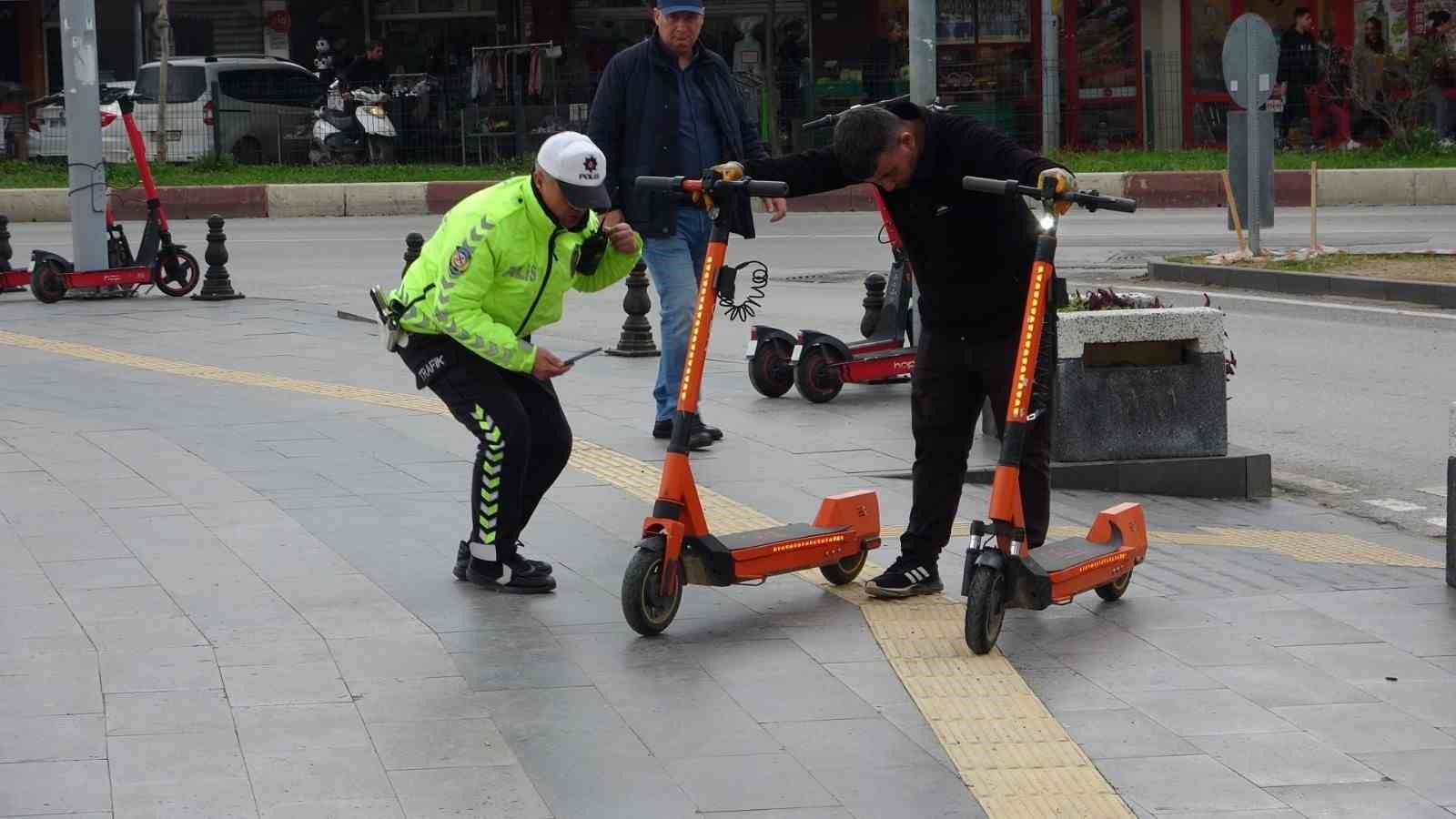 Vali Şahin’den Scooter kullanıcılarına uyarı
