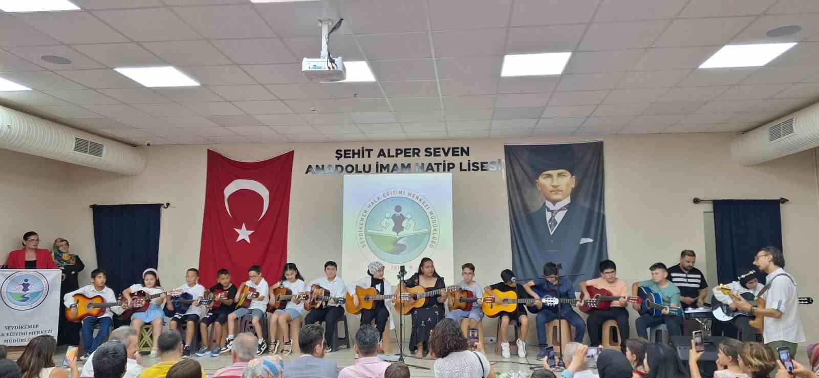 Seydikemer’de Hayat Boyu Öğrenme Haftası Yılsonu Gecesi yapıldı
