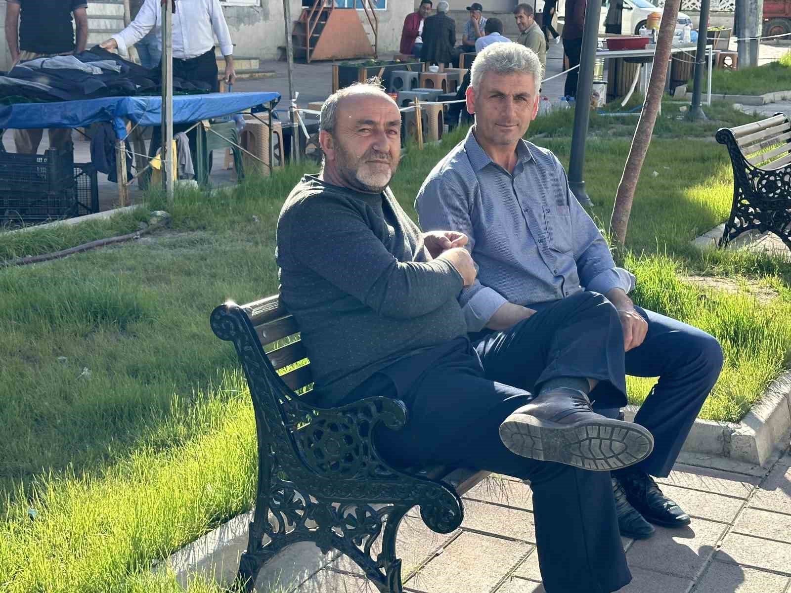 Yüksekovalılar aylar sonra parklara akın etti
