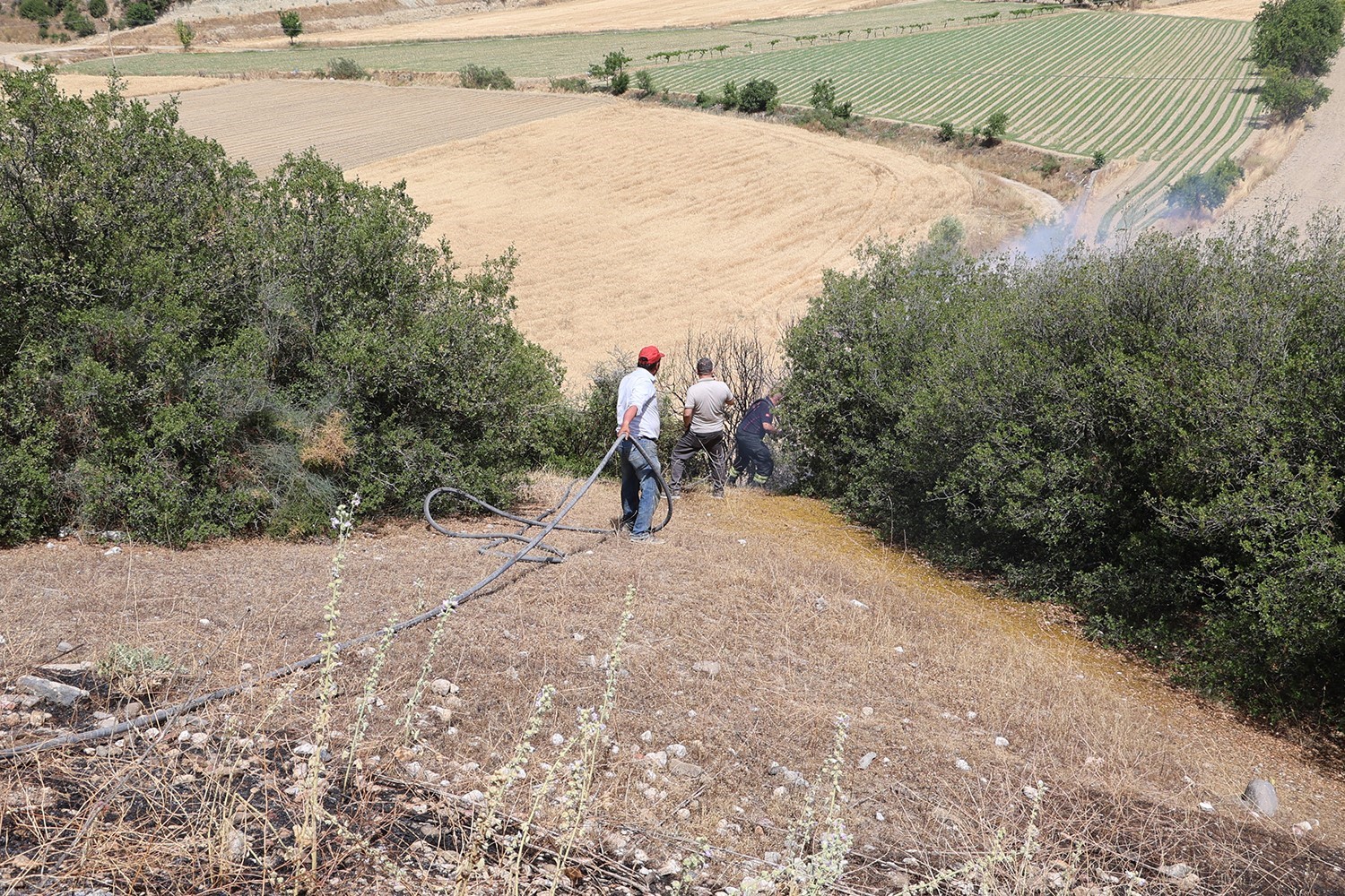 Kula’da yangınlar devam ediyor: 100 dönüm arazi küle döndü
