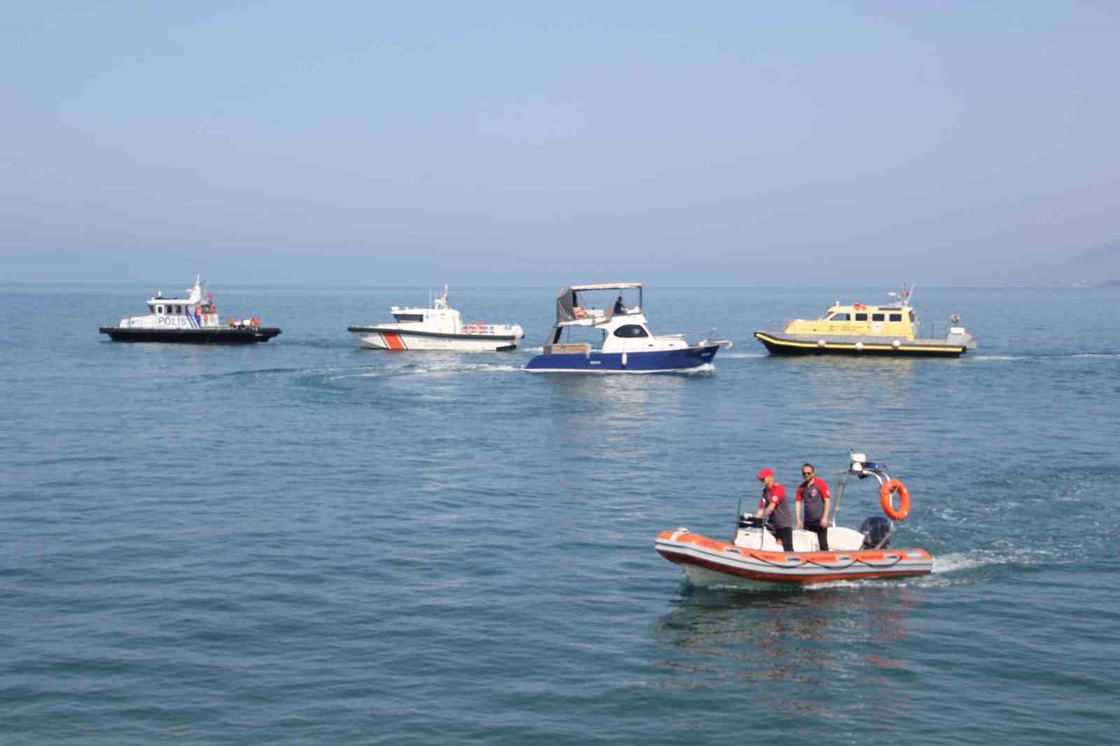 Ordu’da dalgıçlar denizde dip temizliği yaptı
