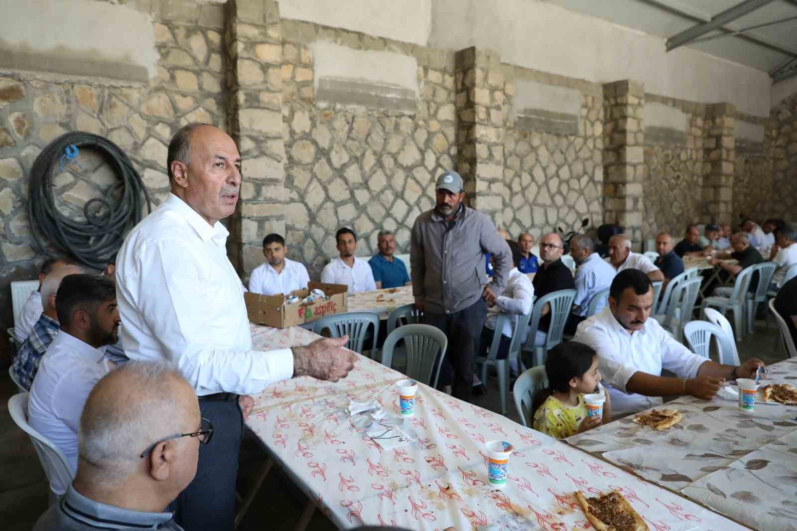 Başkan Arslan’dan belediye personeline teşekkür yemeği
