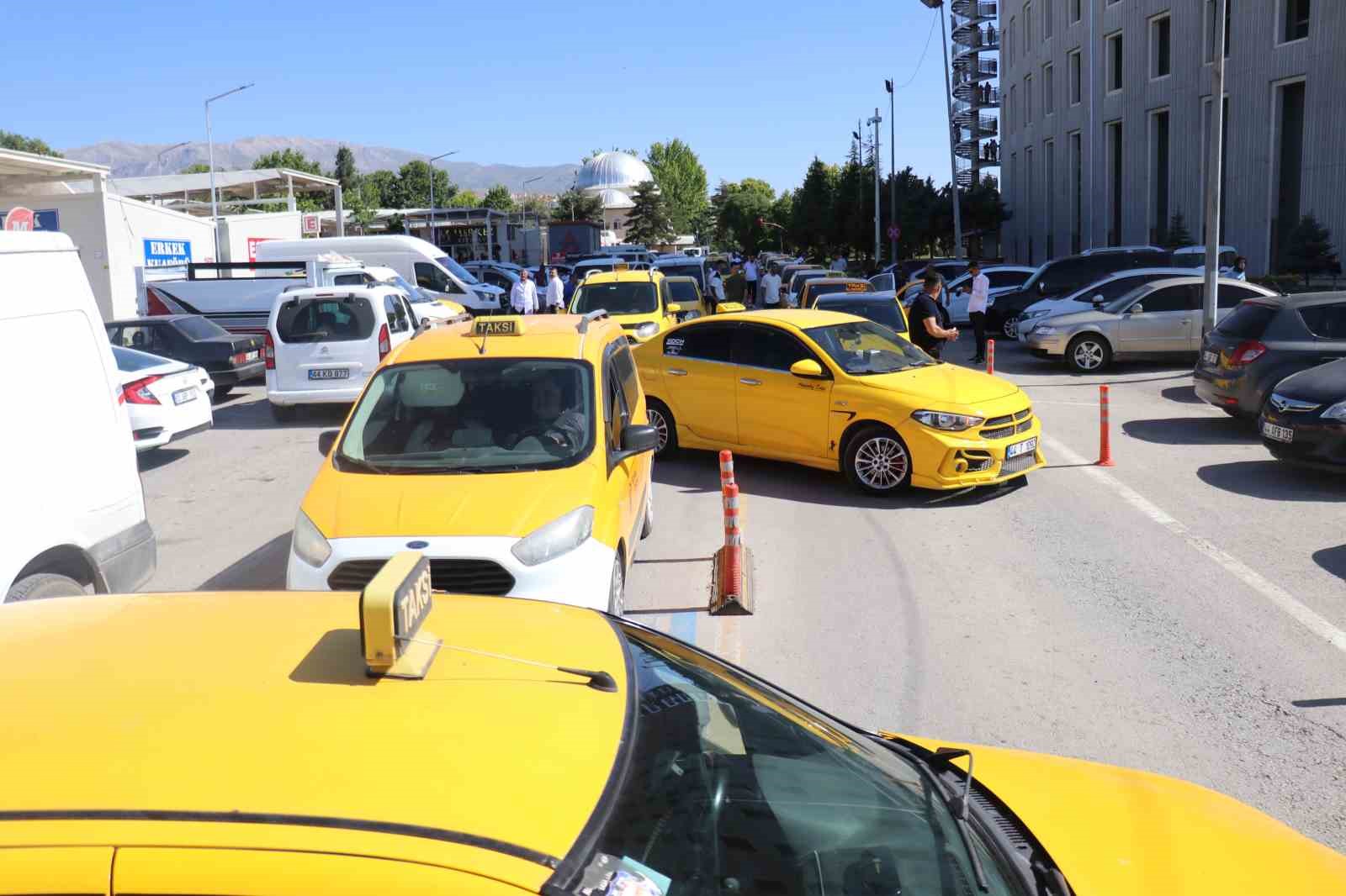 Malatya Büyükşehir Belediyesine ‘sarı öfke’
