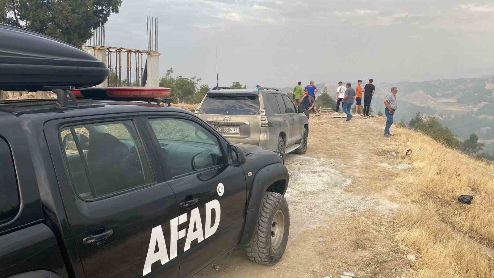 Yangının ilerlediği yerleşim alanlarında endişeli bekleyiş sürüyor
