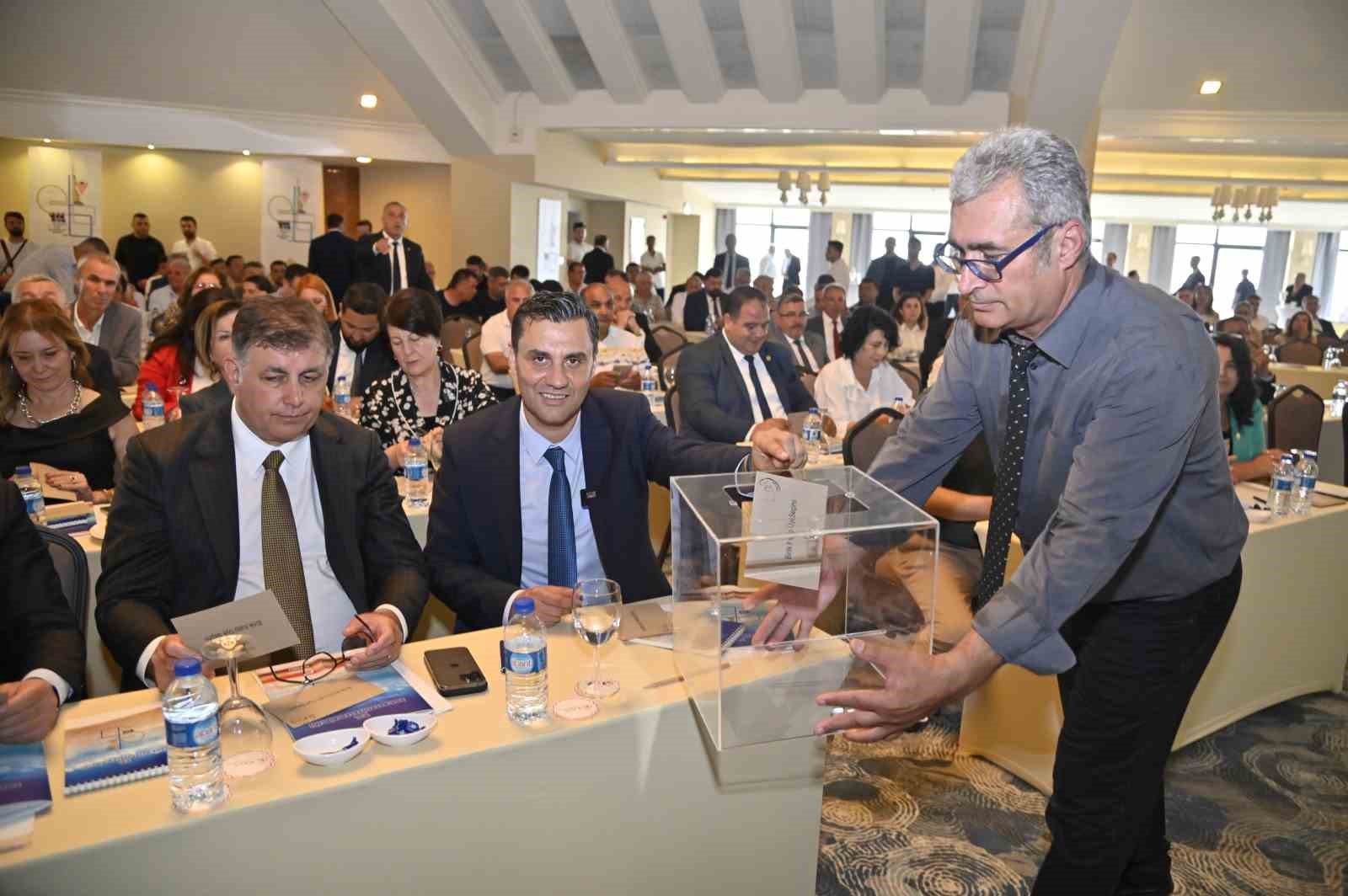 Ege Belediyeler Birliği’nin yeni Başkanı Ferdi Zeyrek oldu
