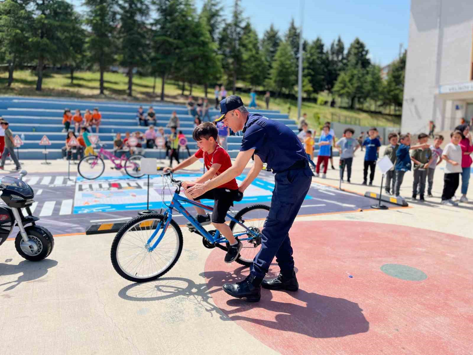 Geleceğin sürücü adaylarına eğitim
