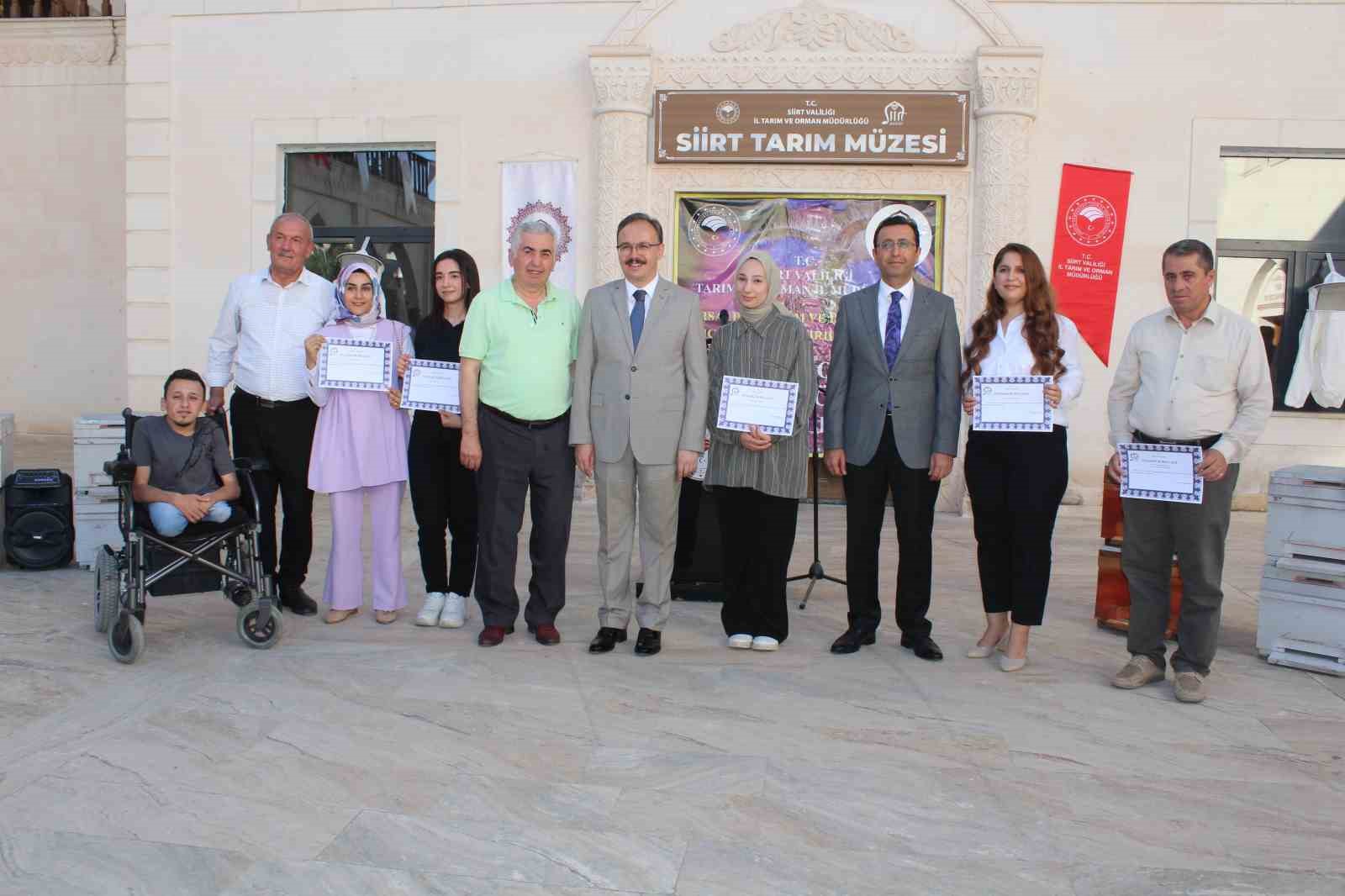 Siirt’te arıcılara yüzde 50 hibe destekli arı kovanı dağıtıldı
