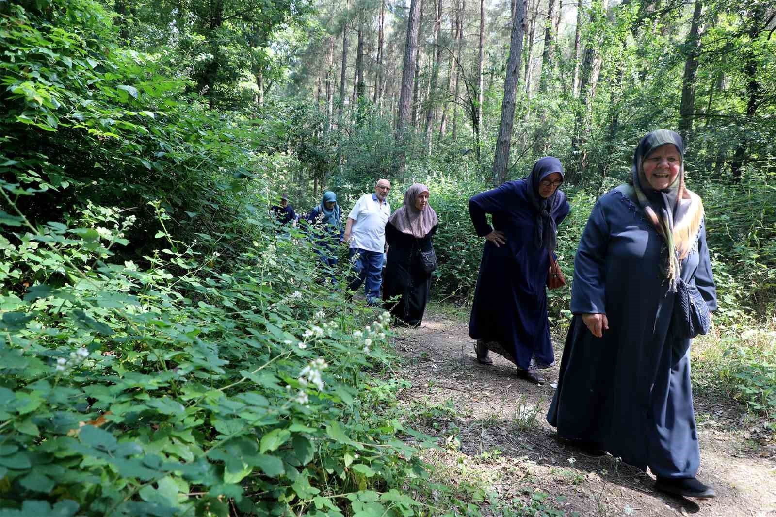 Yaşlılar YADEM’le yeşilin tonları arasında gezintiye çıktı
