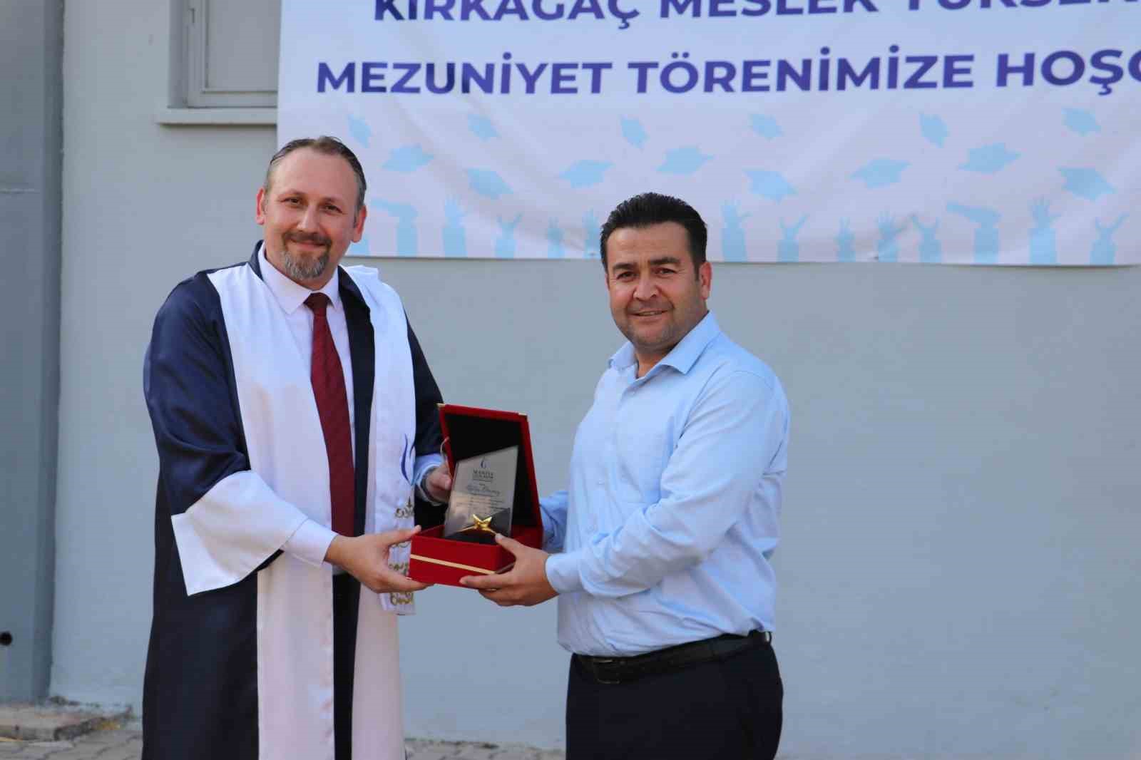 Kırkağaç MYO’da mezuniyet coşkusu
