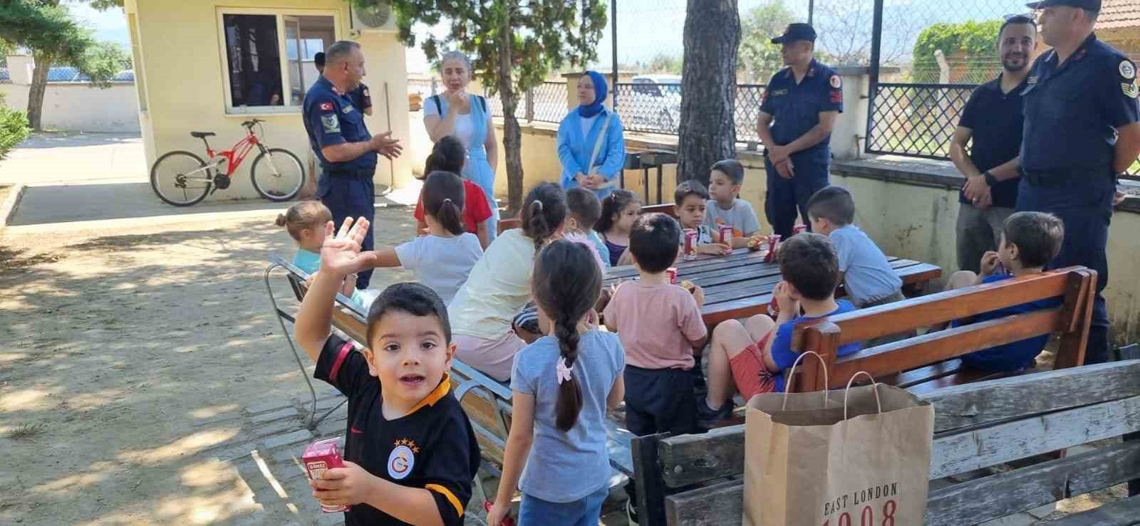 Sultanhisar jandarması minik öğrencileri ağırladı
