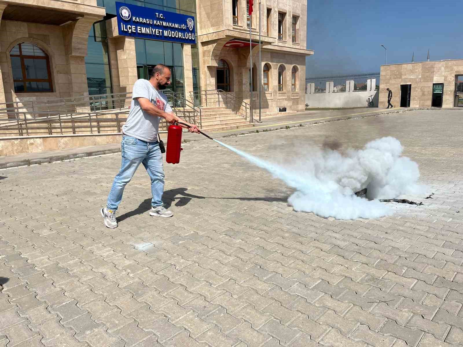 İtfaiyeden yangınlara doğru müdahale için gerçekçi tatbikat
