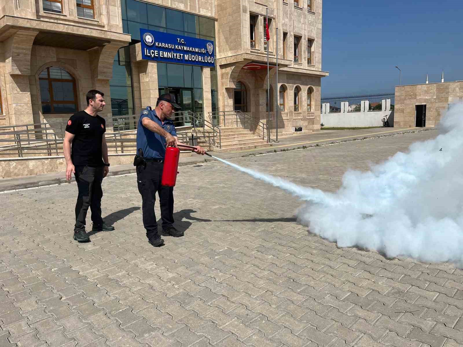 İtfaiyeden yangınlara doğru müdahale için gerçekçi tatbikat
