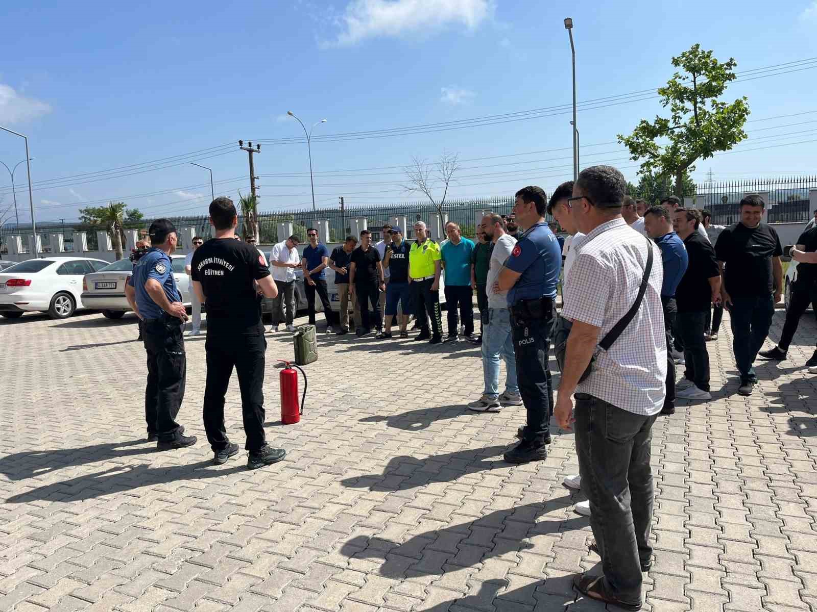 İtfaiyeden yangınlara doğru müdahale için gerçekçi tatbikat
