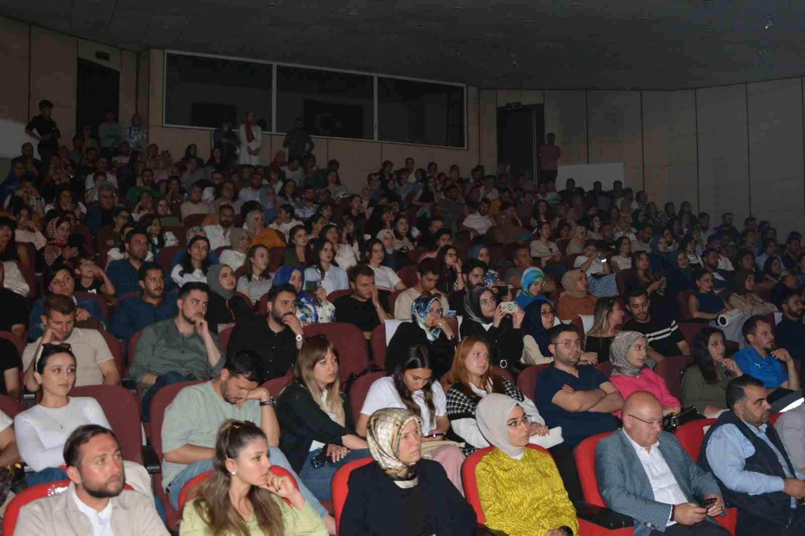 Patnos Halk Eğitimi Merkezi yıl sonu sergisi açıldı
