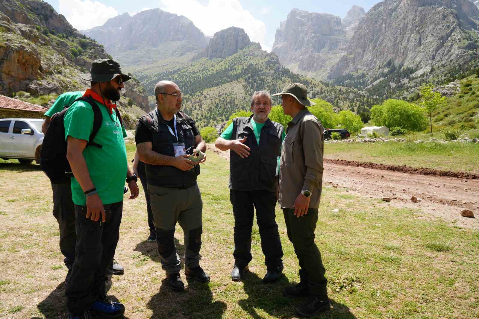 Fotoğrafçılar Aladağlar ve Bolkar Dağlarını kadrajına aldı
