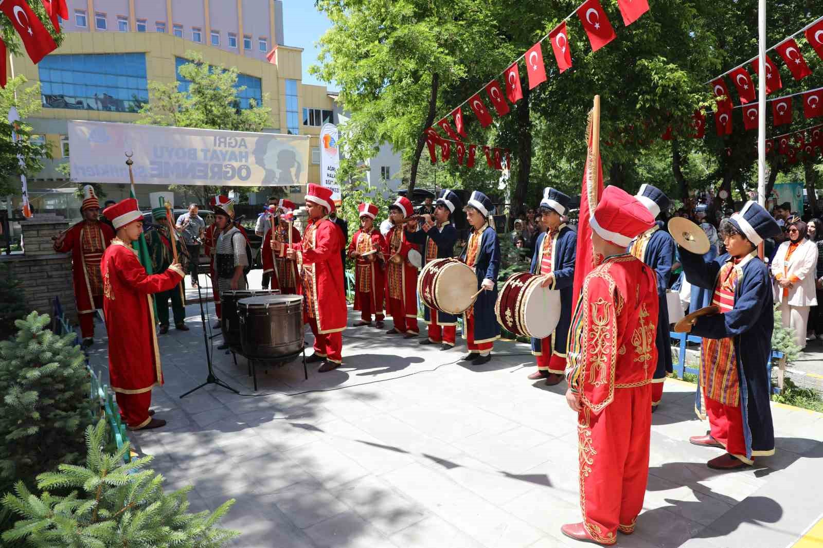 Ağrı’da Hayat Boyu Öğrenme Şenliği düzenlendi
