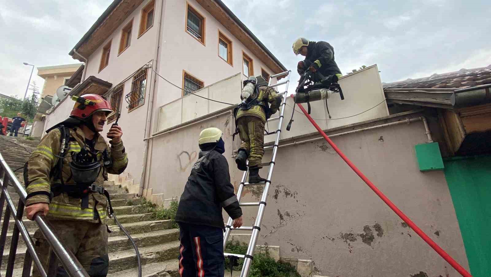 Müstakil ev küle döndü
