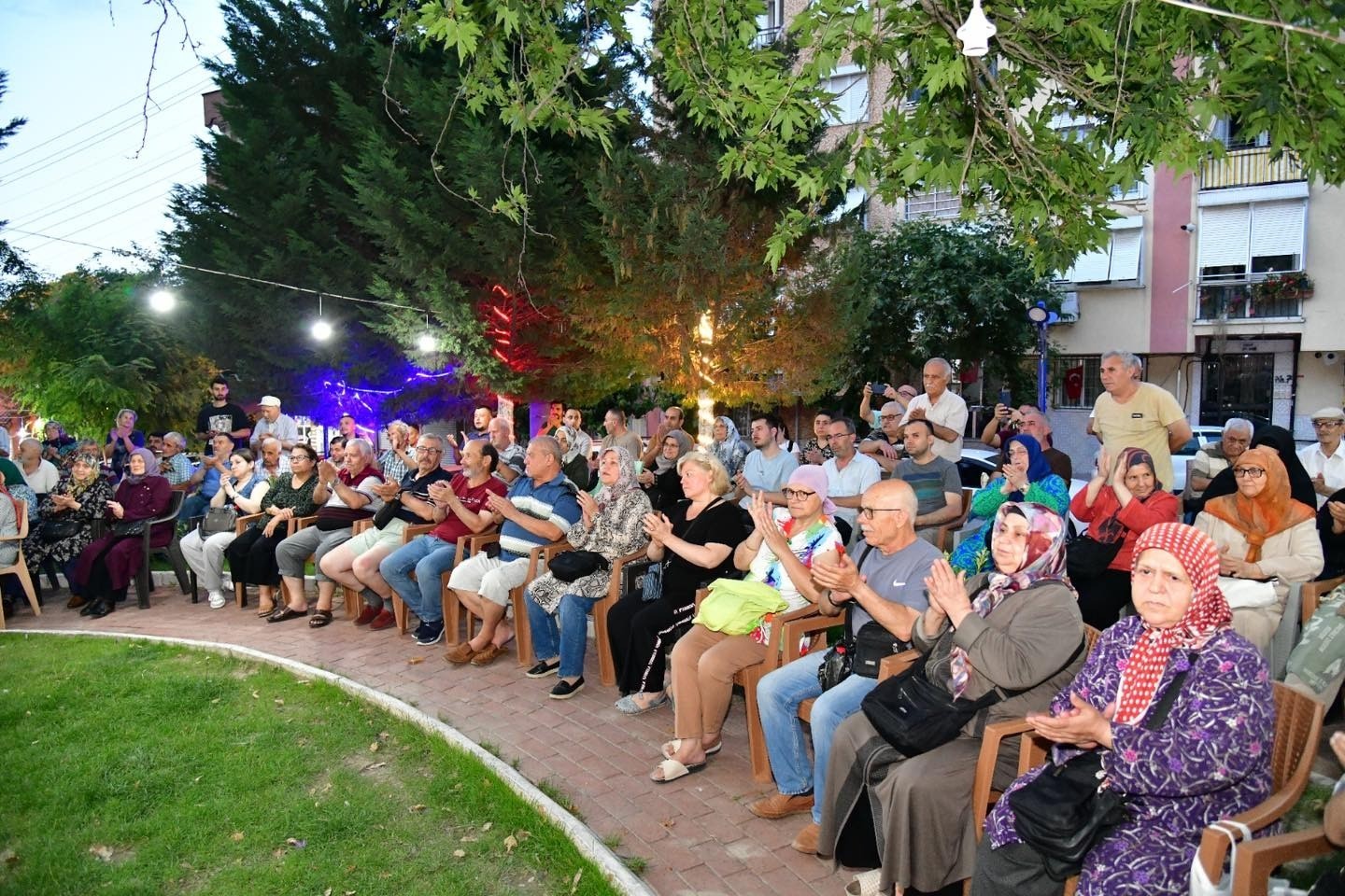 Başkan Balaban kentsel dönüşüm mağdurlarını dinledi
