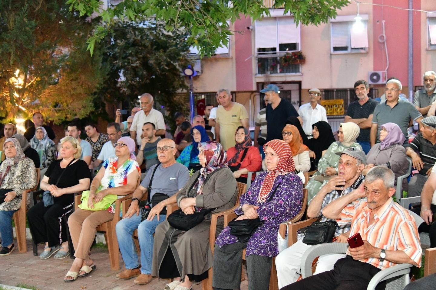 Başkan Balaban kentsel dönüşüm mağdurlarını dinledi
