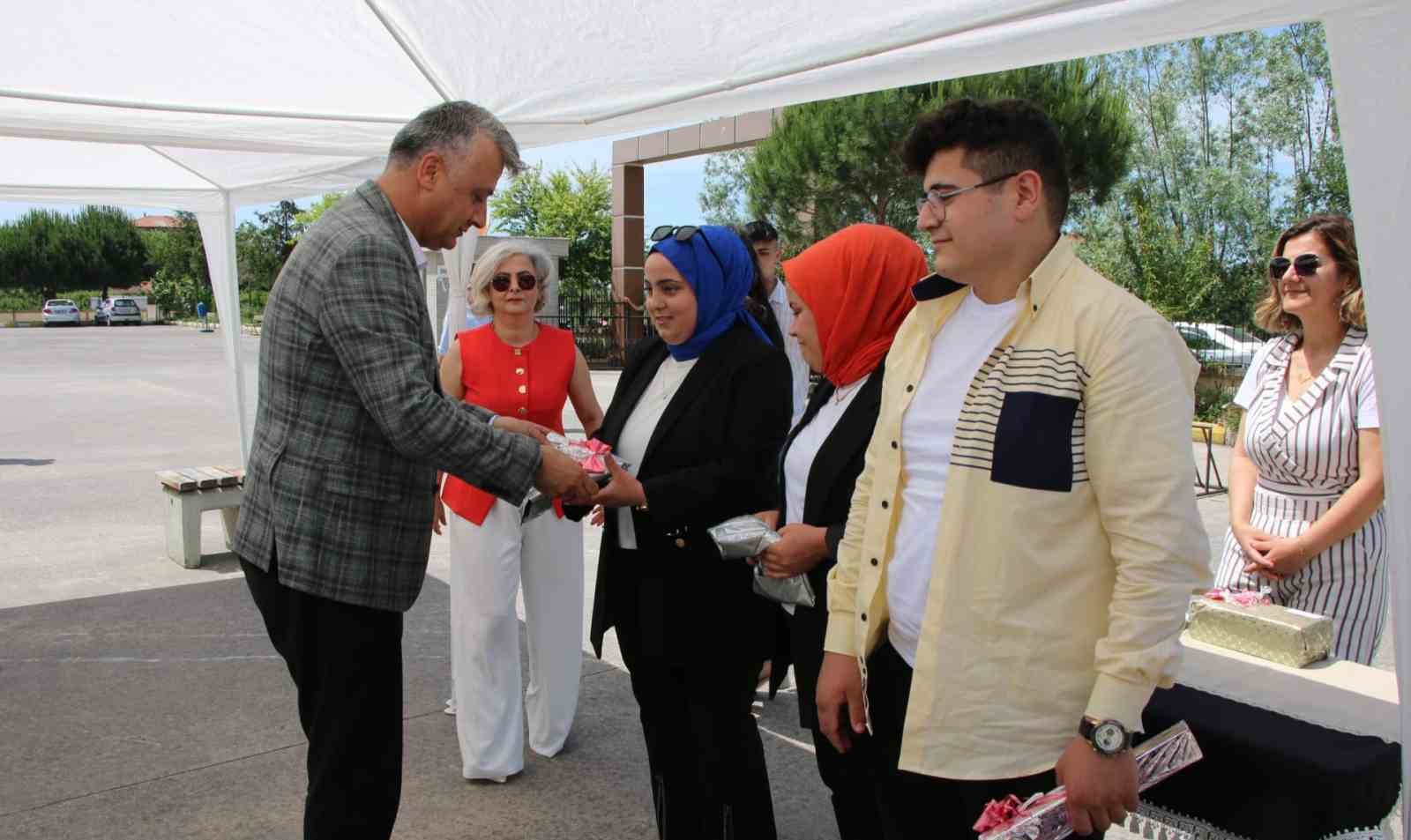 Mezuniyet ve Şed Kuşanma Töreni
