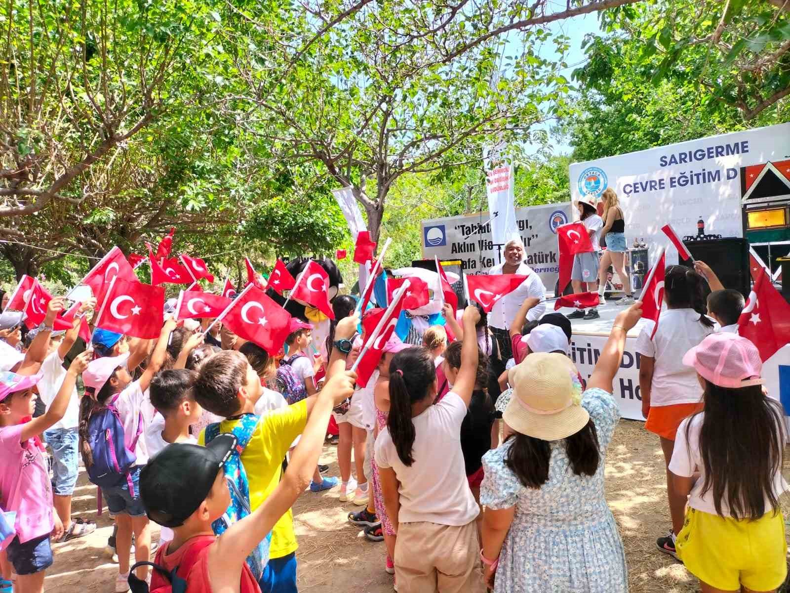 Sarıgerme Sarçed Plajı’nda çevre şenliği ve mavi bayrak töreni yapıldı
