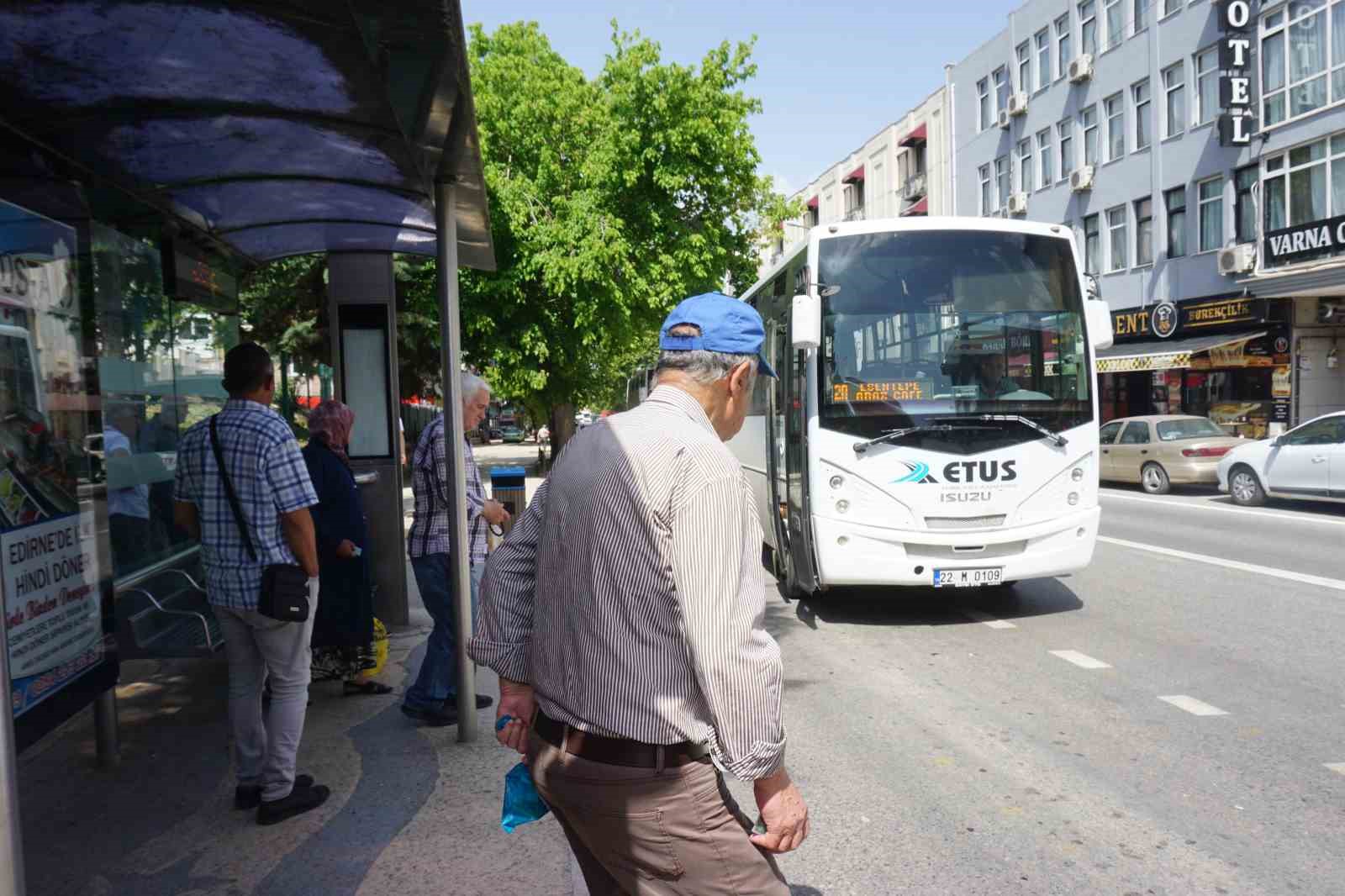 Edirne’de üniversite öğrencileri ulaşım zamlarını protesto etti
