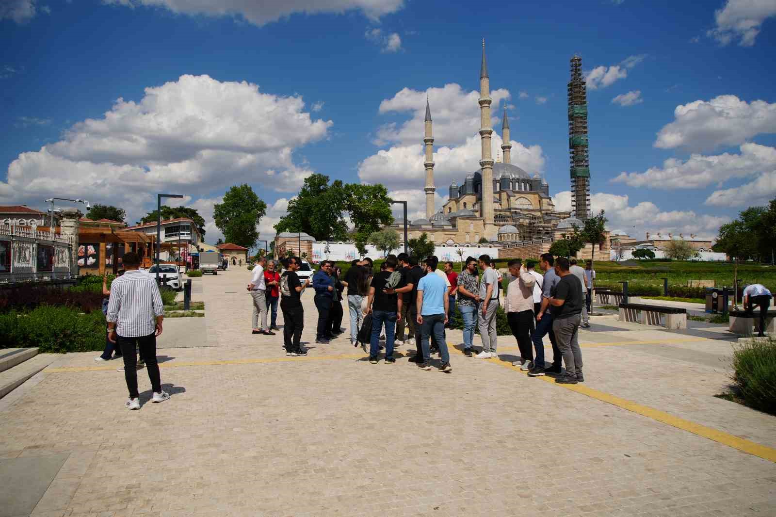 Edirne’de üniversite öğrencileri ulaşım zamlarını protesto etti
