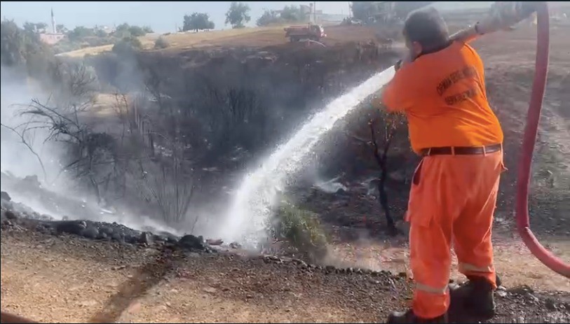 Fırtınadan dolayı uçan naylon yangına sebep oldu
