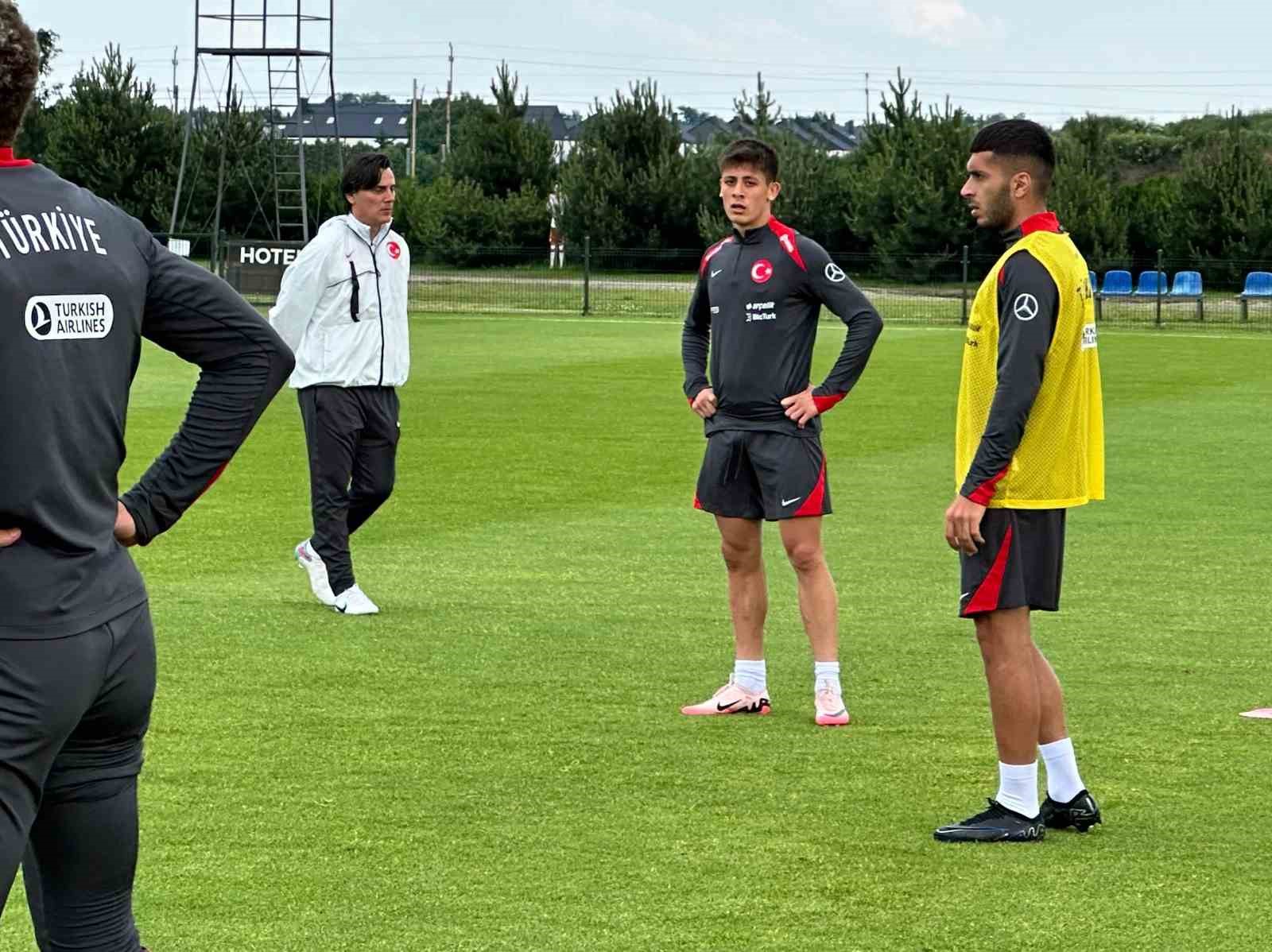 A Milli Futbol Takımı, Polonya maçı hazırlıklarını sürdürdü
