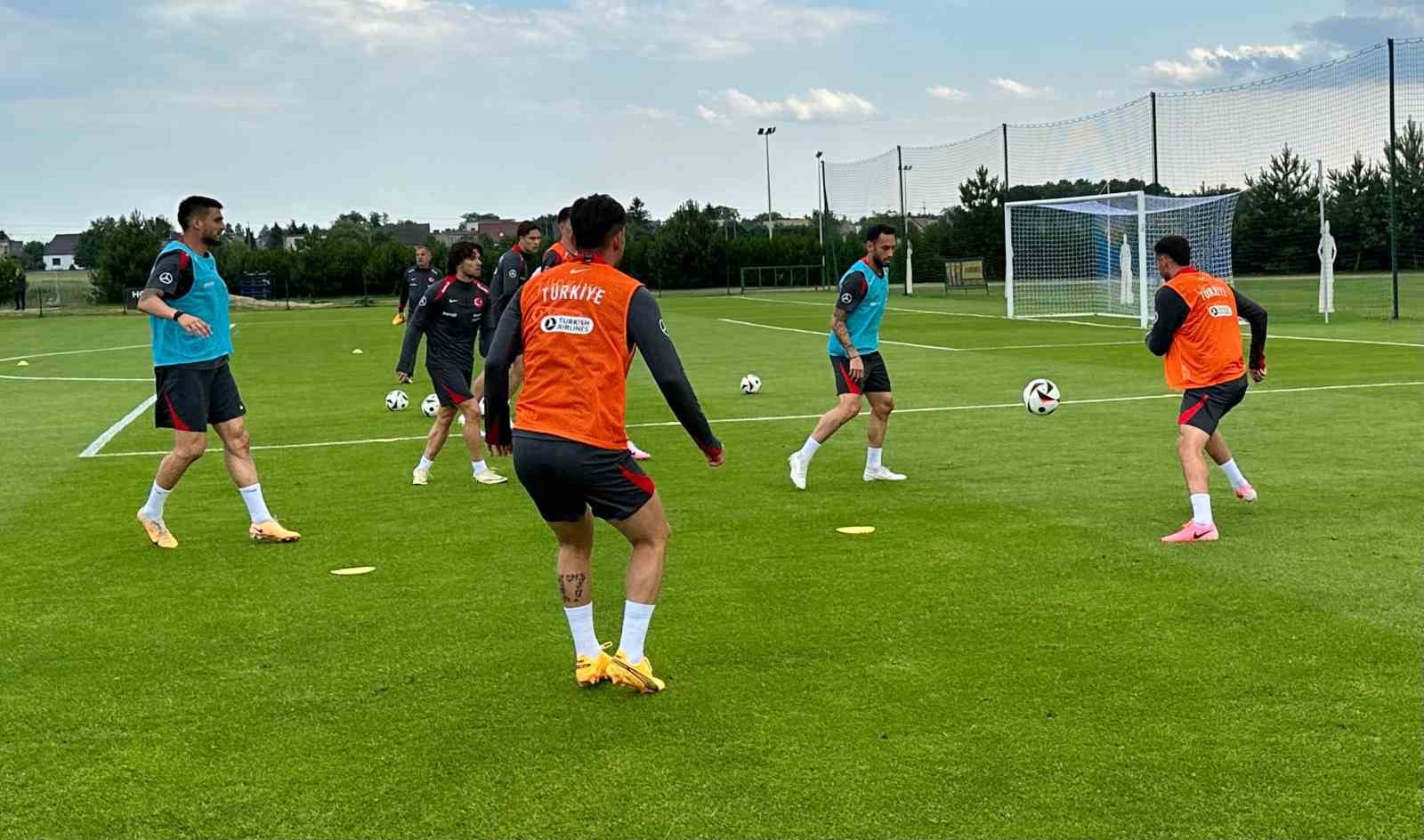 A Milli Futbol Takımı, Polonya maçı hazırlıklarını sürdürdü
