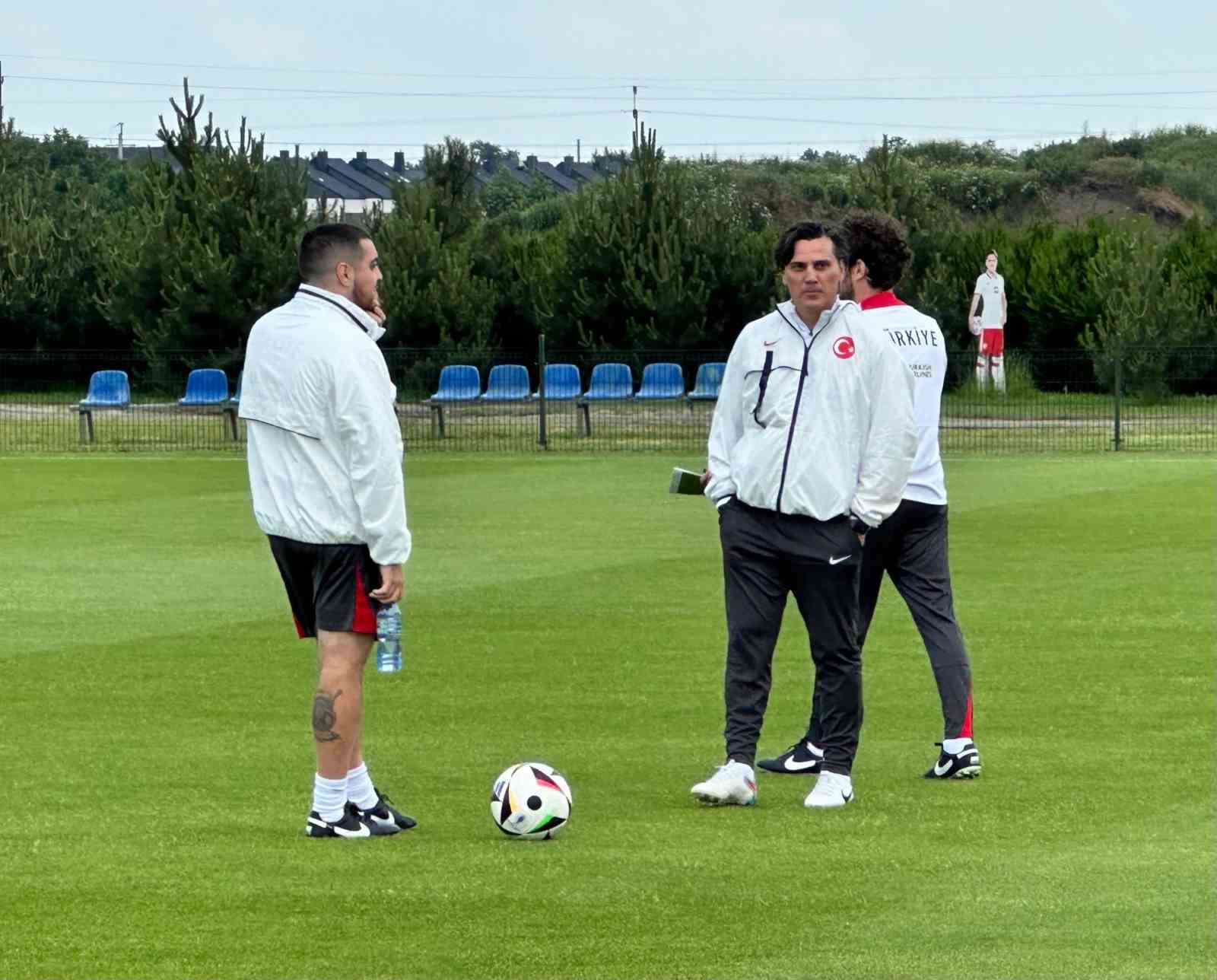 A Milli Futbol Takımı, Polonya maçı hazırlıklarını sürdürdü
