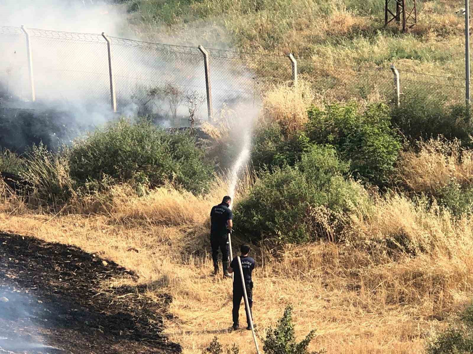 Manisa İtfaiyesi büyük bir yangını daha önledi
