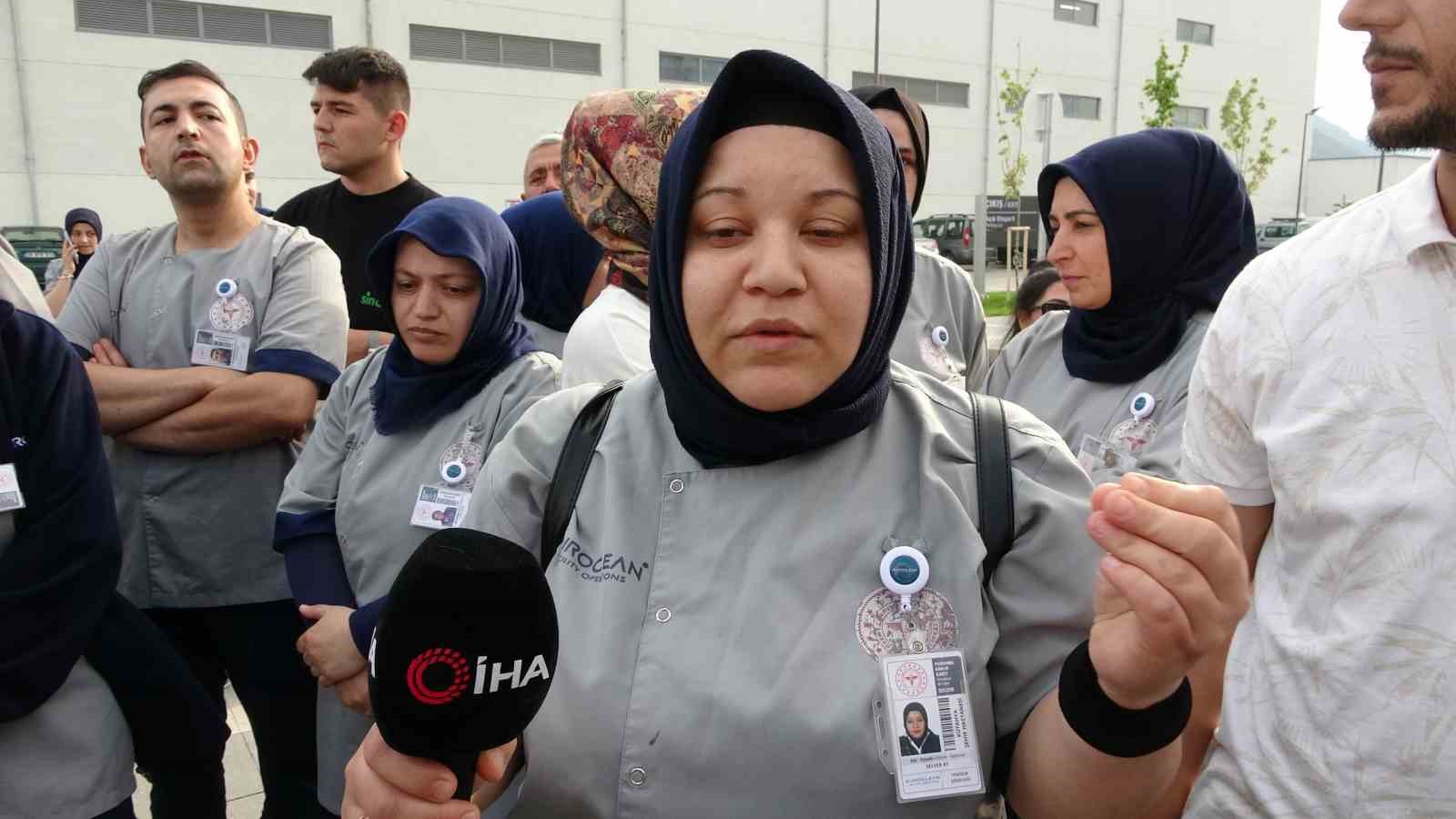 Kütahya Şehir Hastanesi’nin temizlik işçileri ’iş bırakma eylemi’ yaptı
