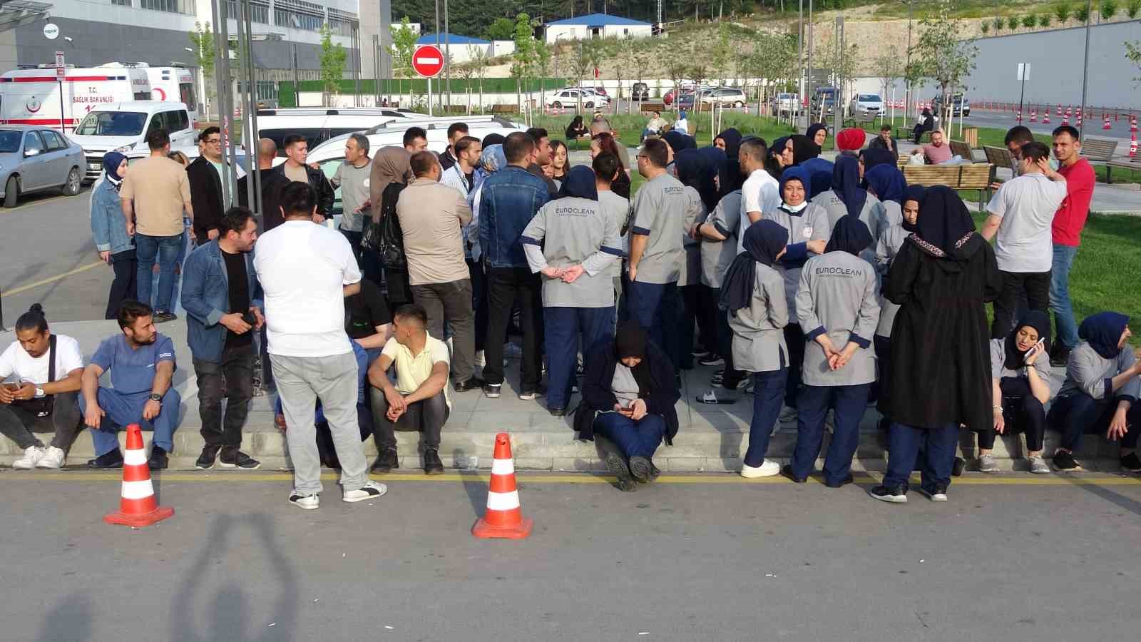 Kütahya Şehir Hastanesi’nin temizlik işçileri ’iş bırakma eylemi’ yaptı
