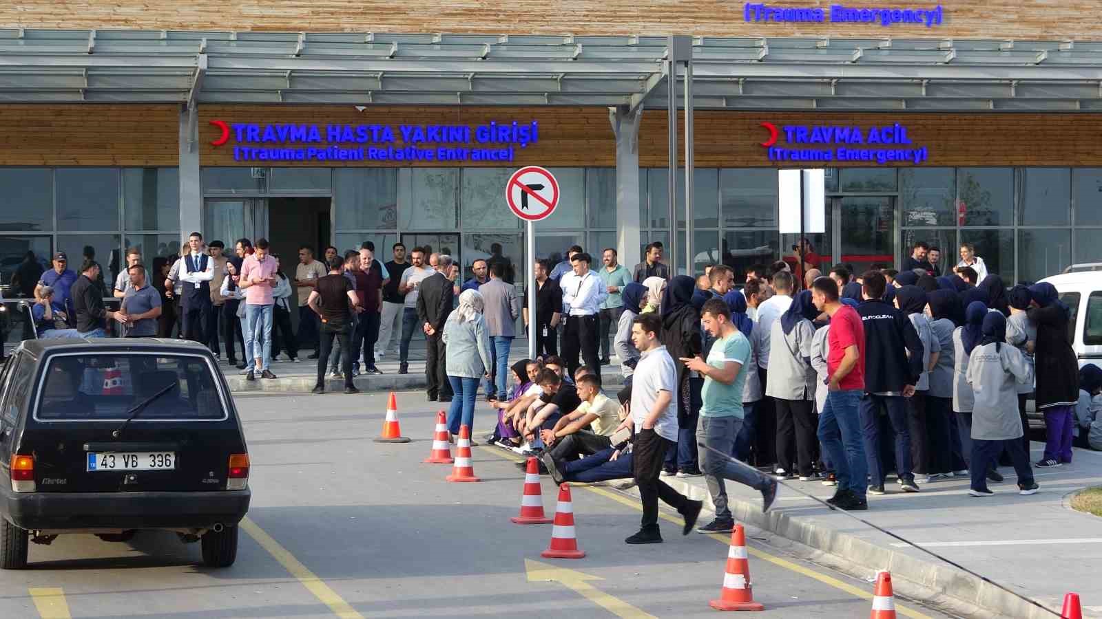 Kütahya Şehir Hastanesi’nin temizlik işçileri ’iş bırakma eylemi’ yaptı
