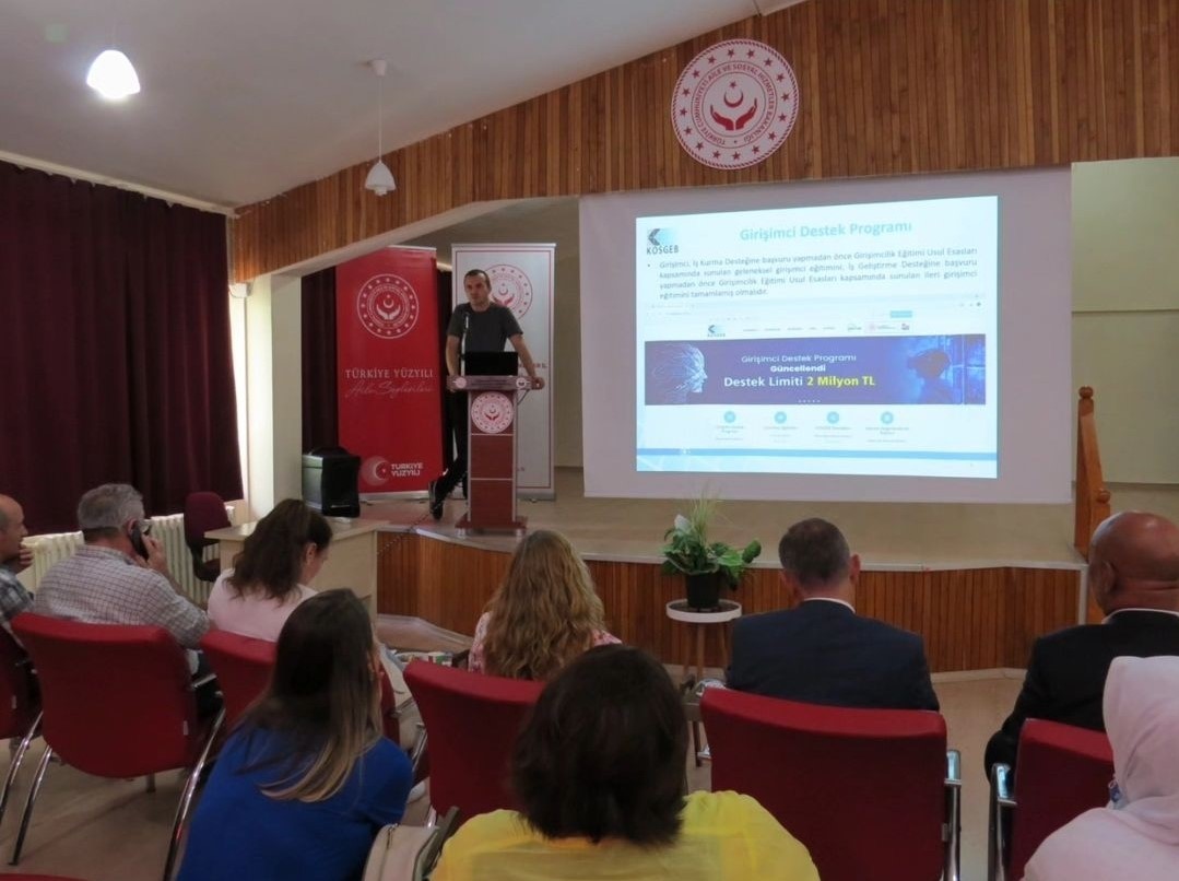 Kırklareli’nde istihdam politikaları ve sağlık hizmetlerine erişim semineri düzenlendi
