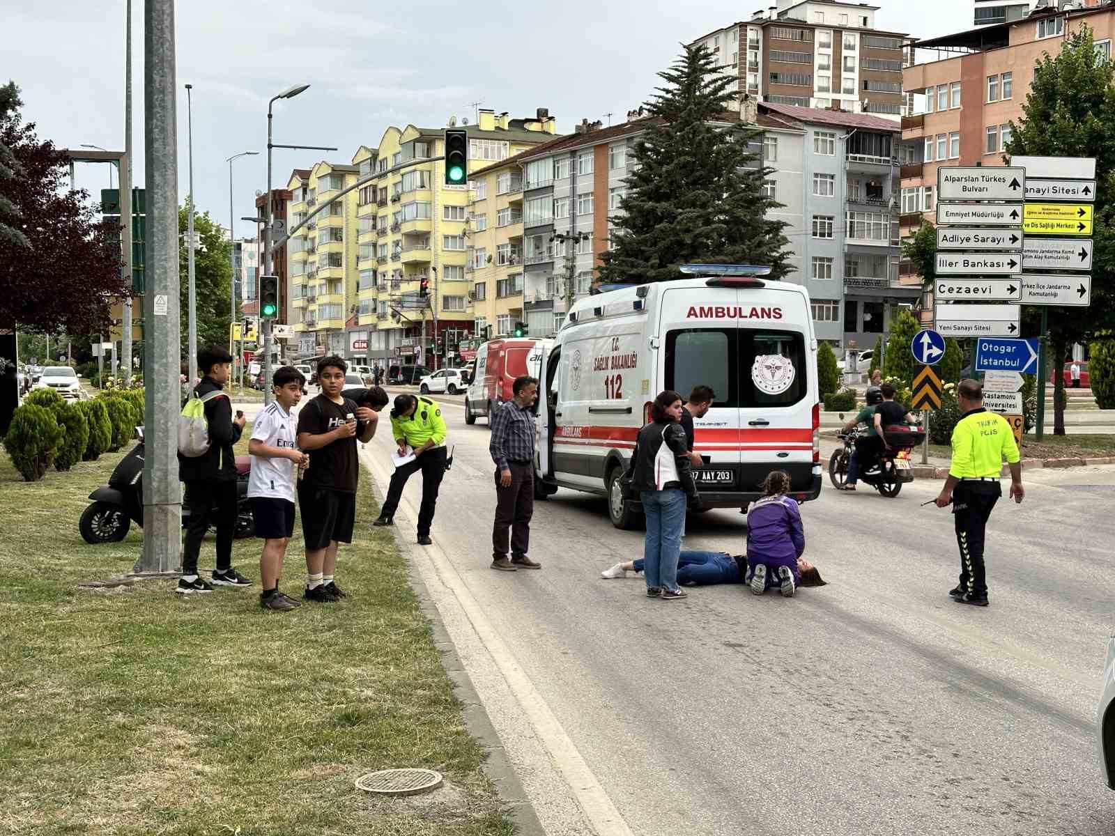 Seyir halindeki motosikleten düşen kadın yaralandı
