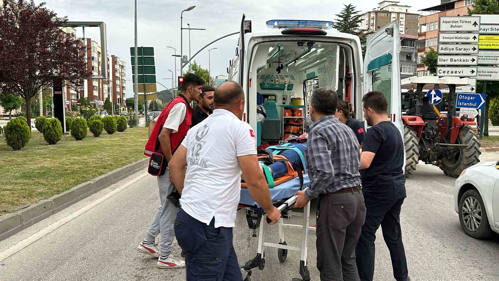 Seyir halindeki motosikleten düşen kadın yaralandı
