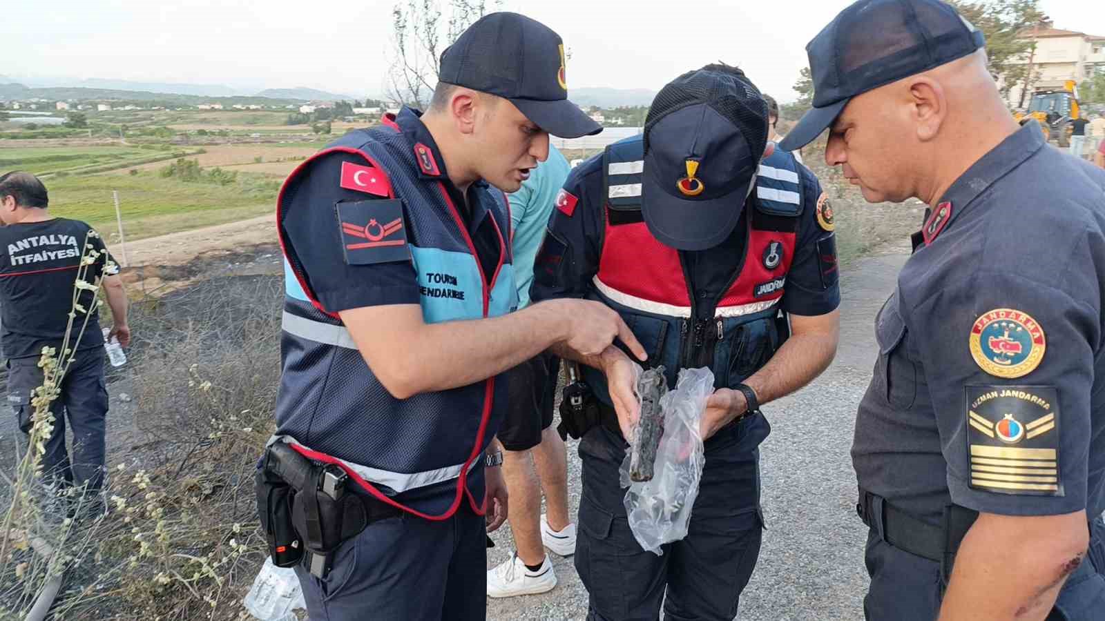 Hurda yakmak isterken, mahalleyi ateşe verdiler
