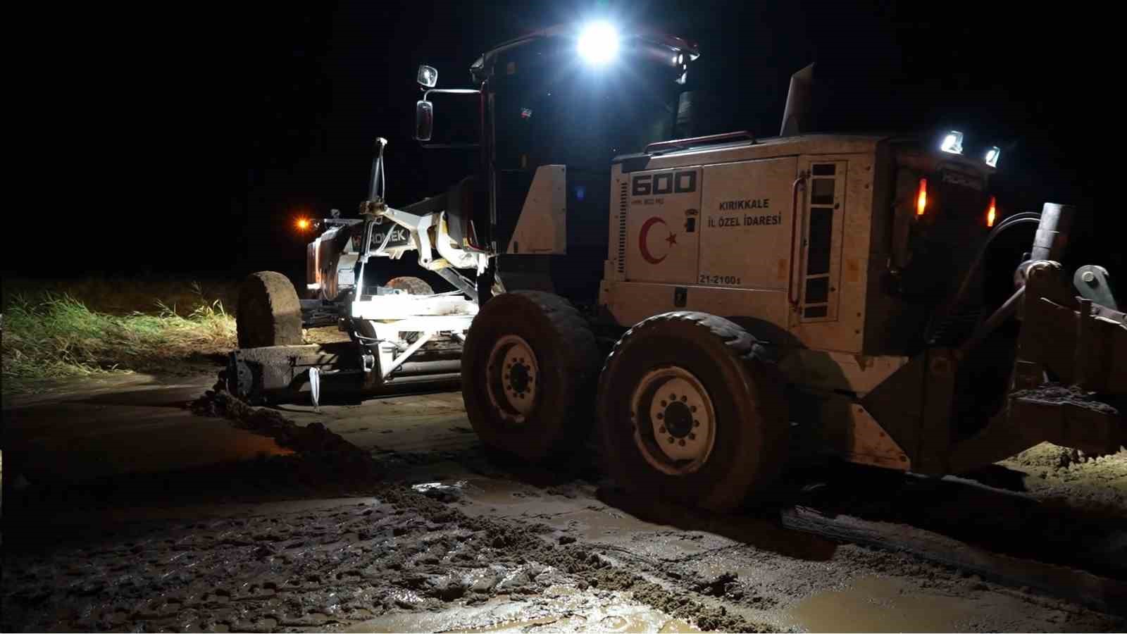 Kırıkkale’de sağanak sonrası dereler taştı: Sel suları ağıla doldu
