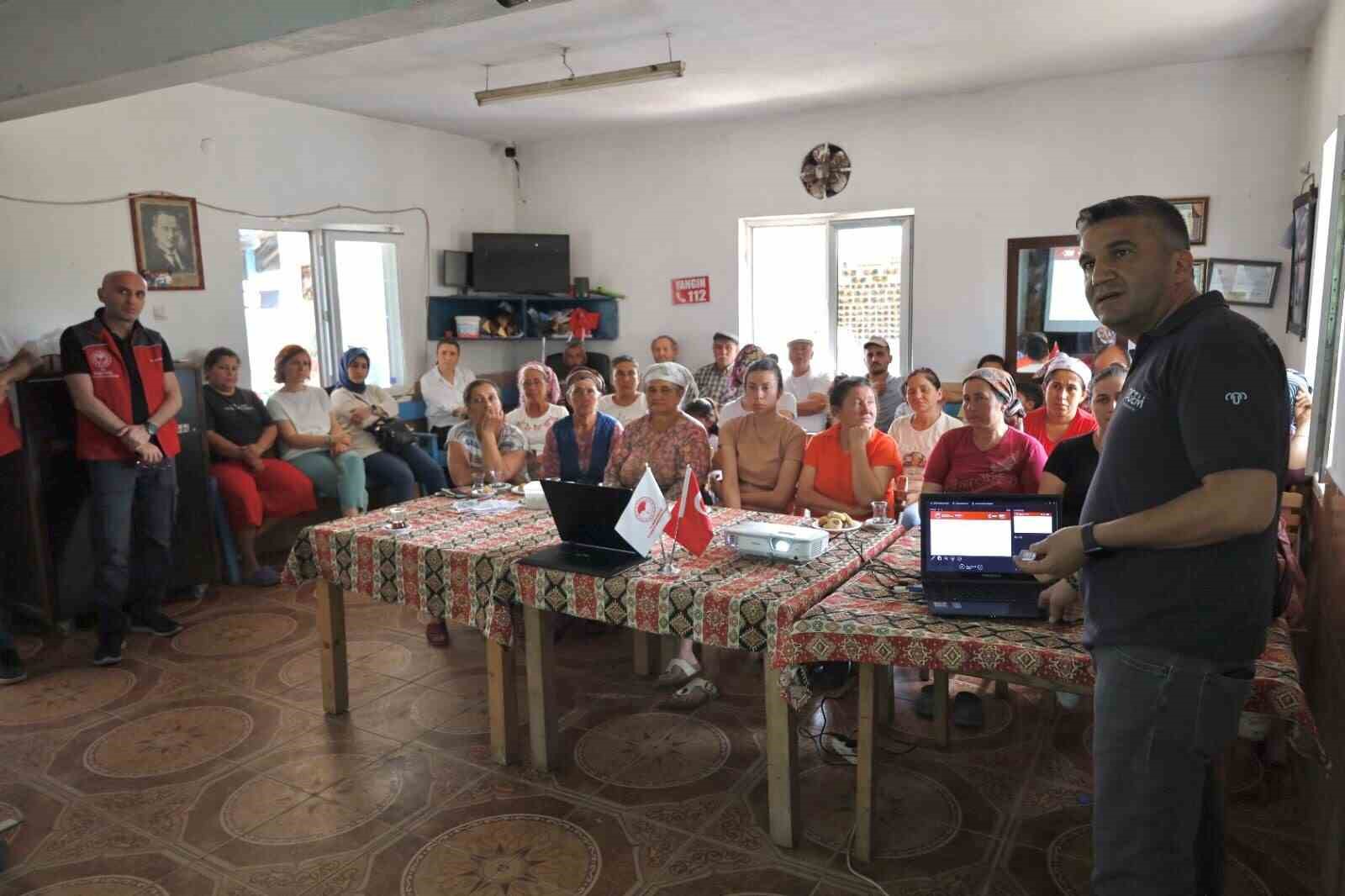 Muğlalı kadınlar koyunları ile üretime katılıyor
