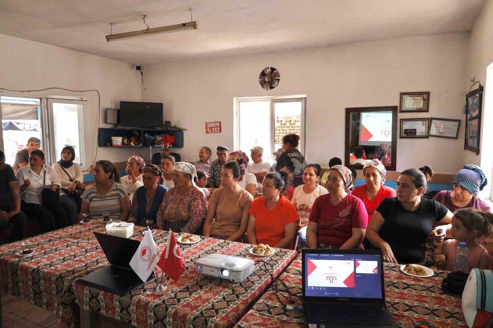 Muğlalı kadınlar koyunları ile üretime katılıyor
