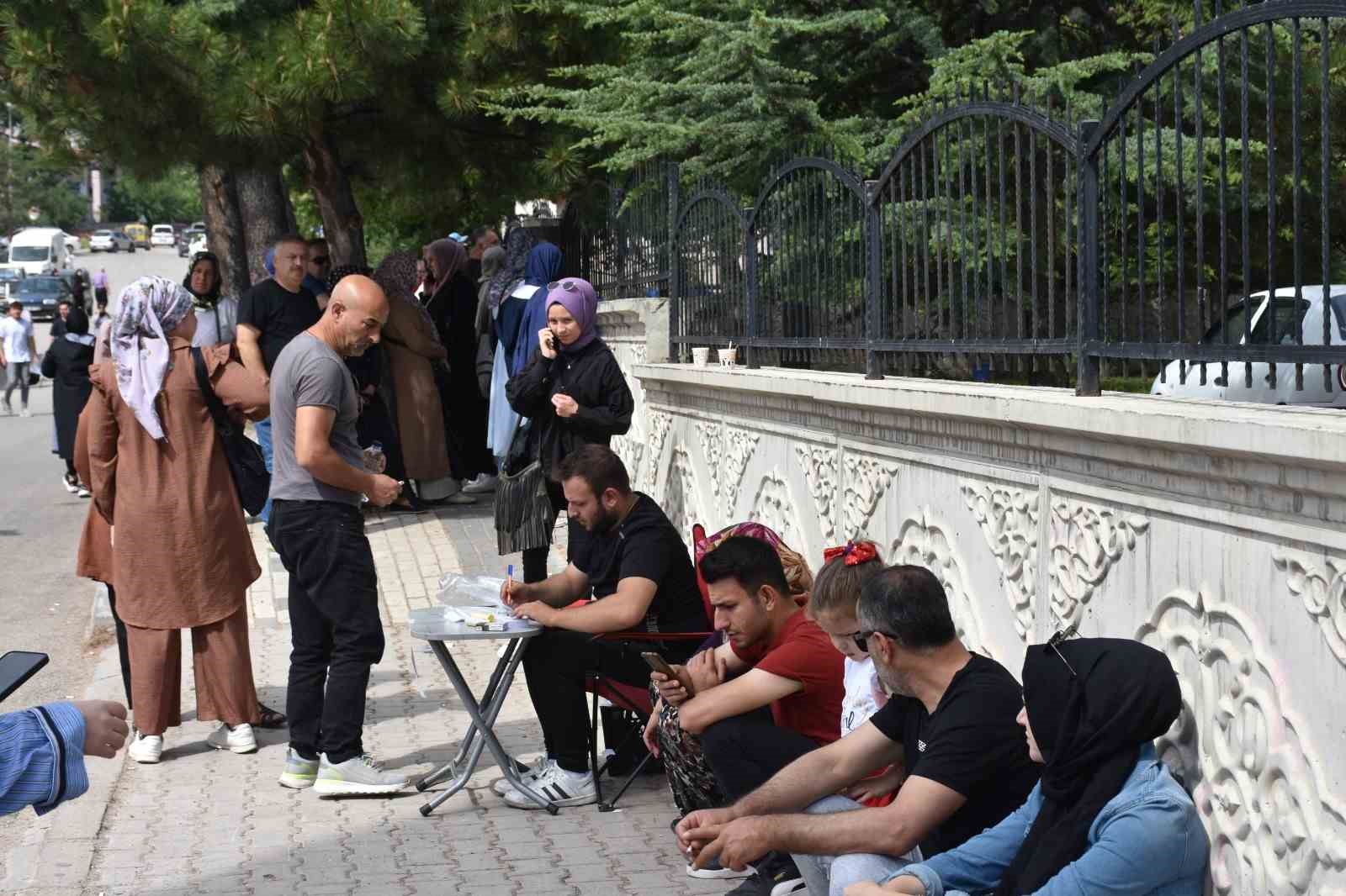 20’ye yakın YKS adayı geleceğini polise borçlandı
