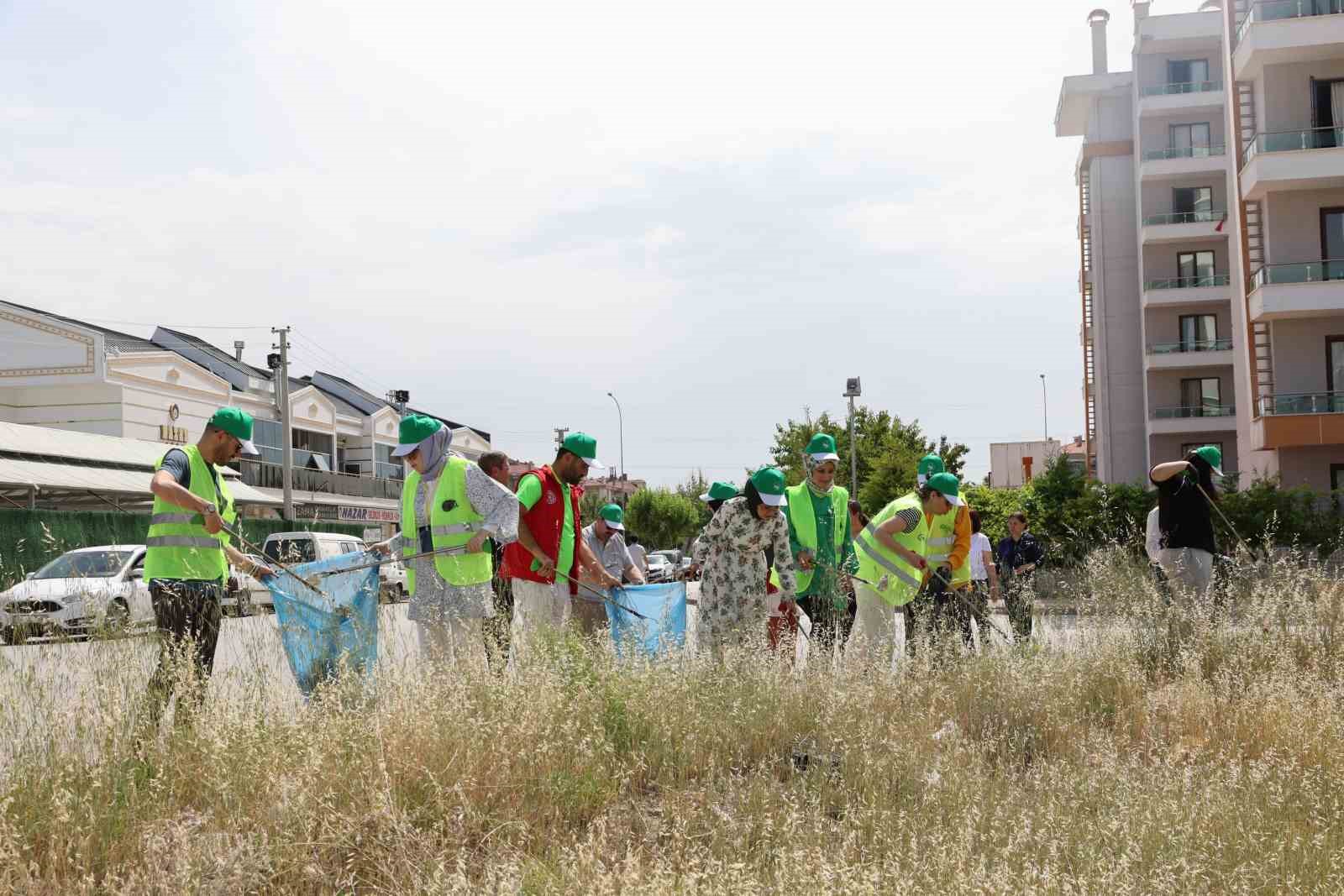 Selçuklu Belediyesi’nden Çevre Haftası’nda temizlik etkinliği
