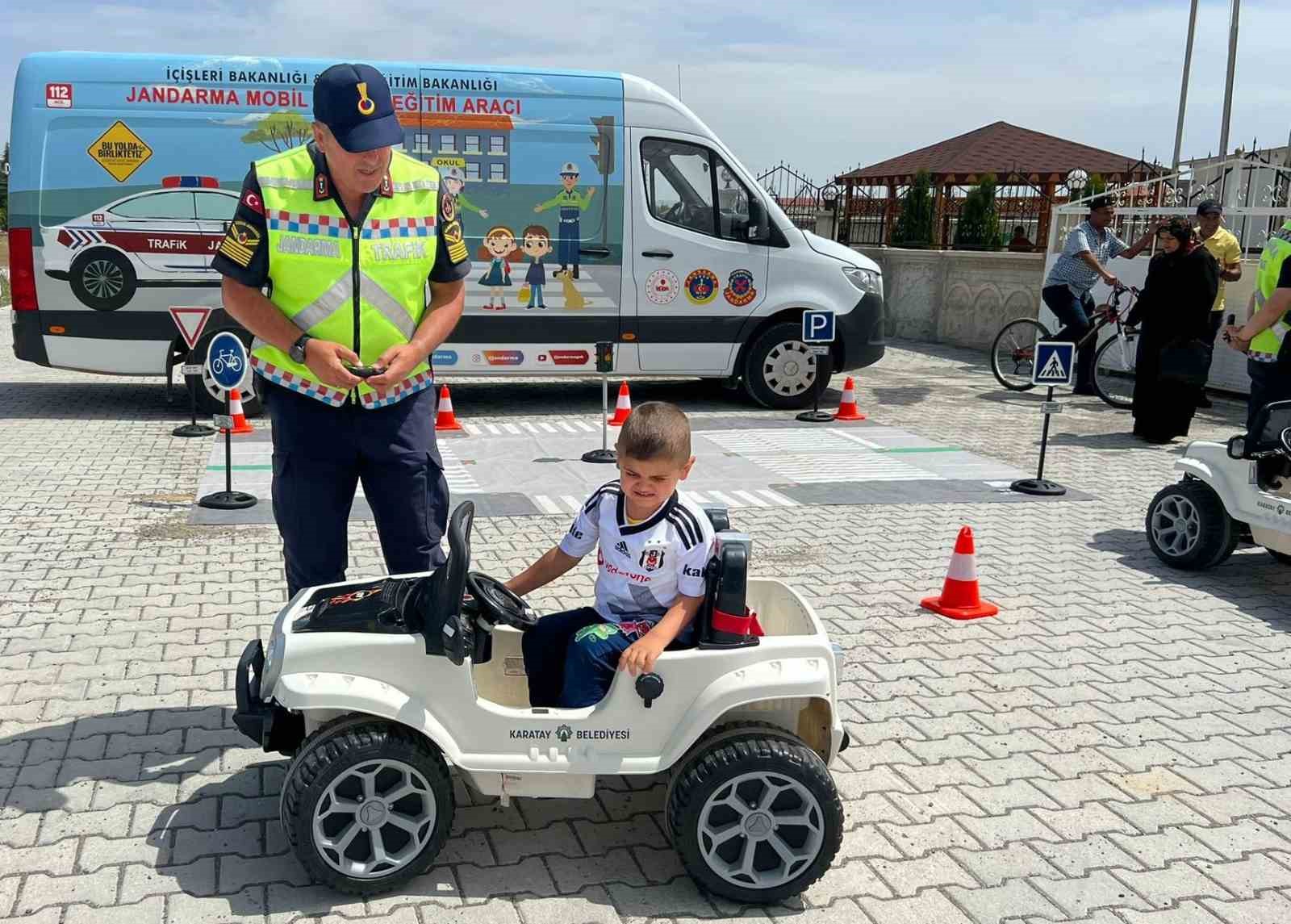 Kulu’da jandarmadan özel öğrencilere trafik güvenliği eğitimi
