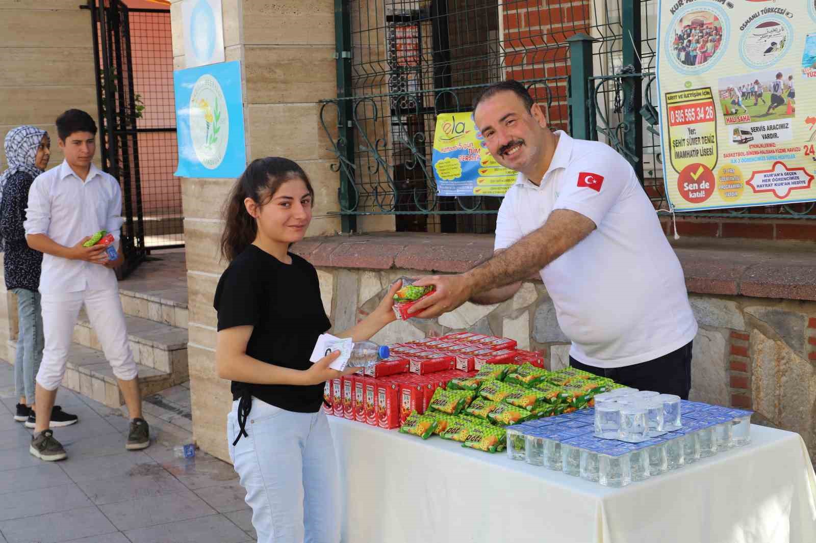 Nazilli Belediyesi YKS’de öğrencileri yalnız bırakmadı
