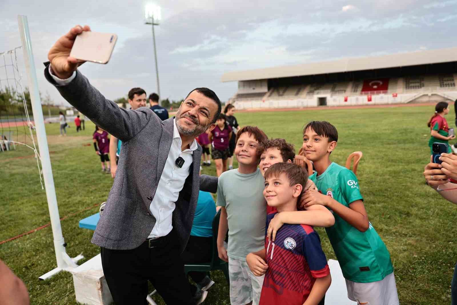 Denizli’de voleybol şenliği
