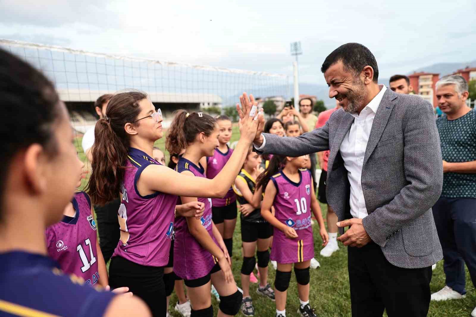 Denizli’de voleybol şenliği
